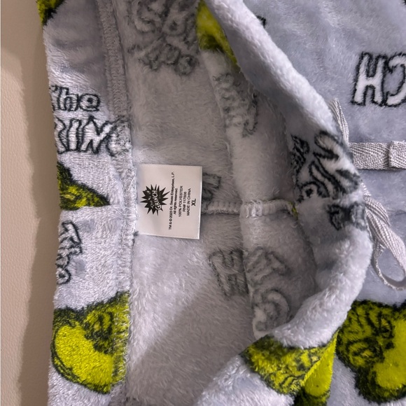 Grinch Xl Junior Shorts - Picture 1 of 2